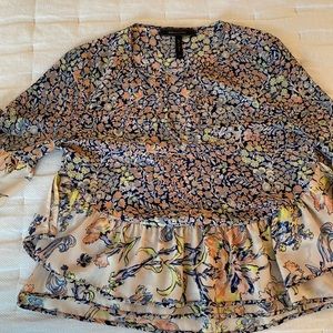 BCBG Max Azria floral floaty top Size XS EUC